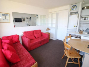 Studio Confortable Proche Pistes et Commerces avec Balcon - FR-1-502-465